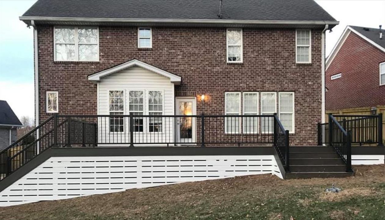 Trex Enhance Naturals Coastal Bluff decking in Nashville, TN