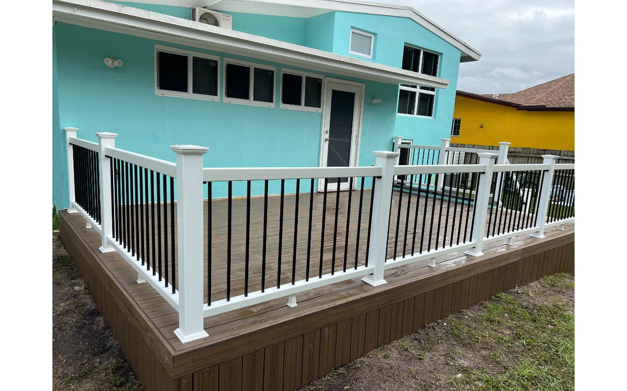 Trex Enhance Naturals toasted sand decking and Trex enhance railing