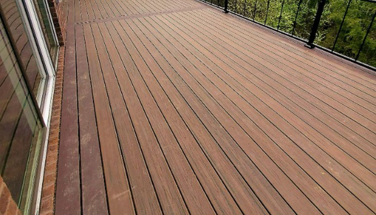 1600 sqft Trex Transcends Tiki Torch and Spiced Rum Border