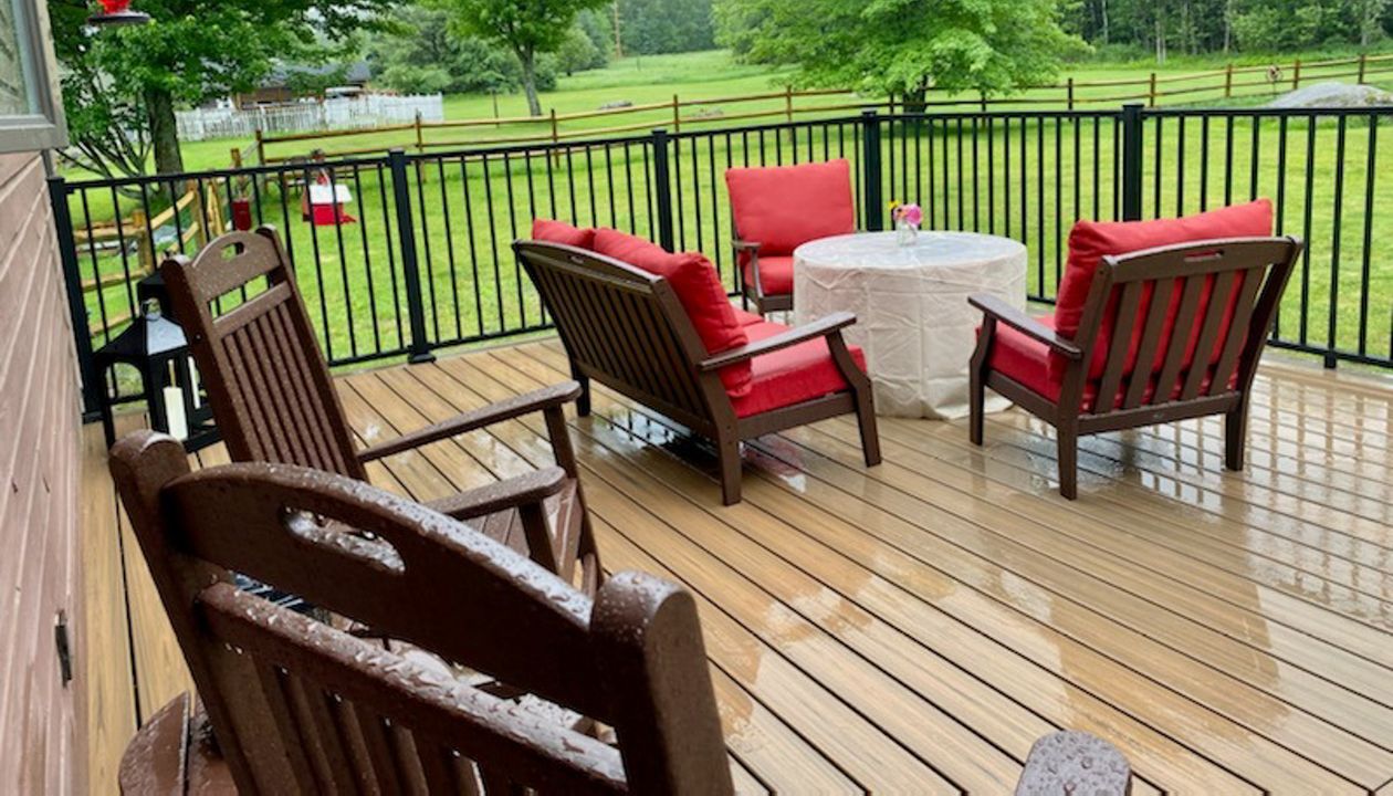 Trex deck with Trex furniture