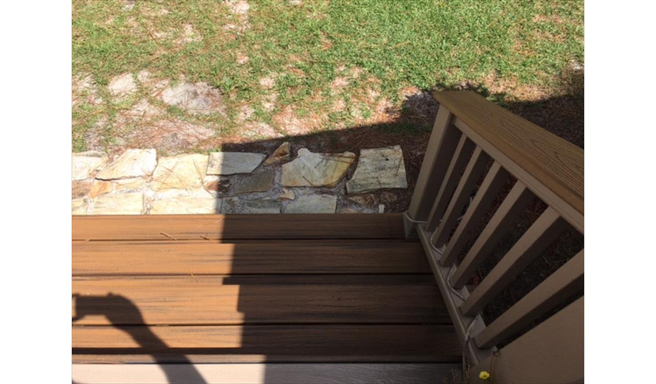 Trex Transcend decking & railing is splinter & warp-free.