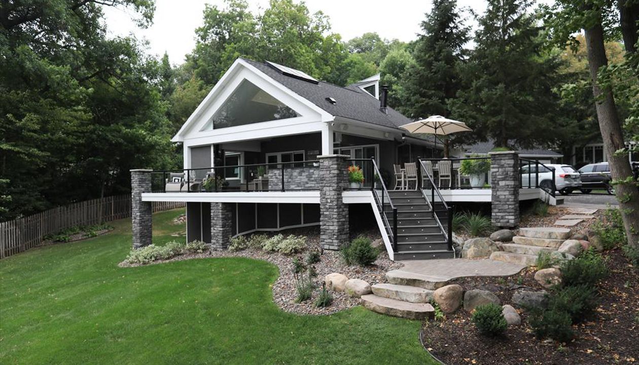 Trex decking in Island Mist and Trex riser lights - Orono