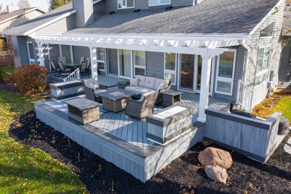 Trex Enhanced Foggy Wharf with Clam Shell border