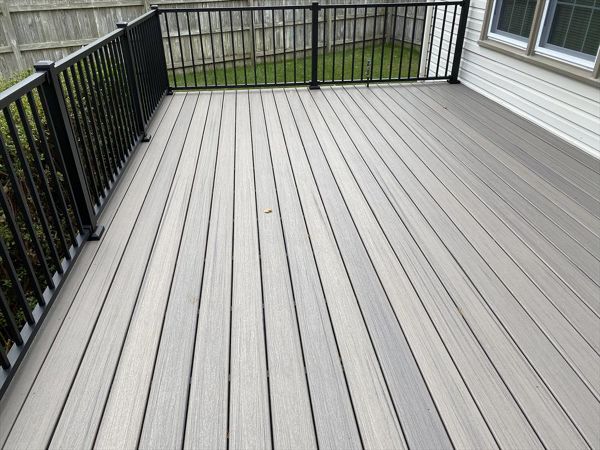 Foggy wharf/Signature railing