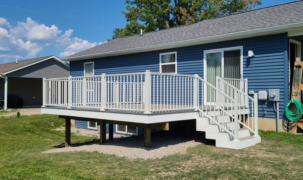Trex Transcend Earth Tones Gravel Path with Trex White Signature railing. Smiths Creek,Mi