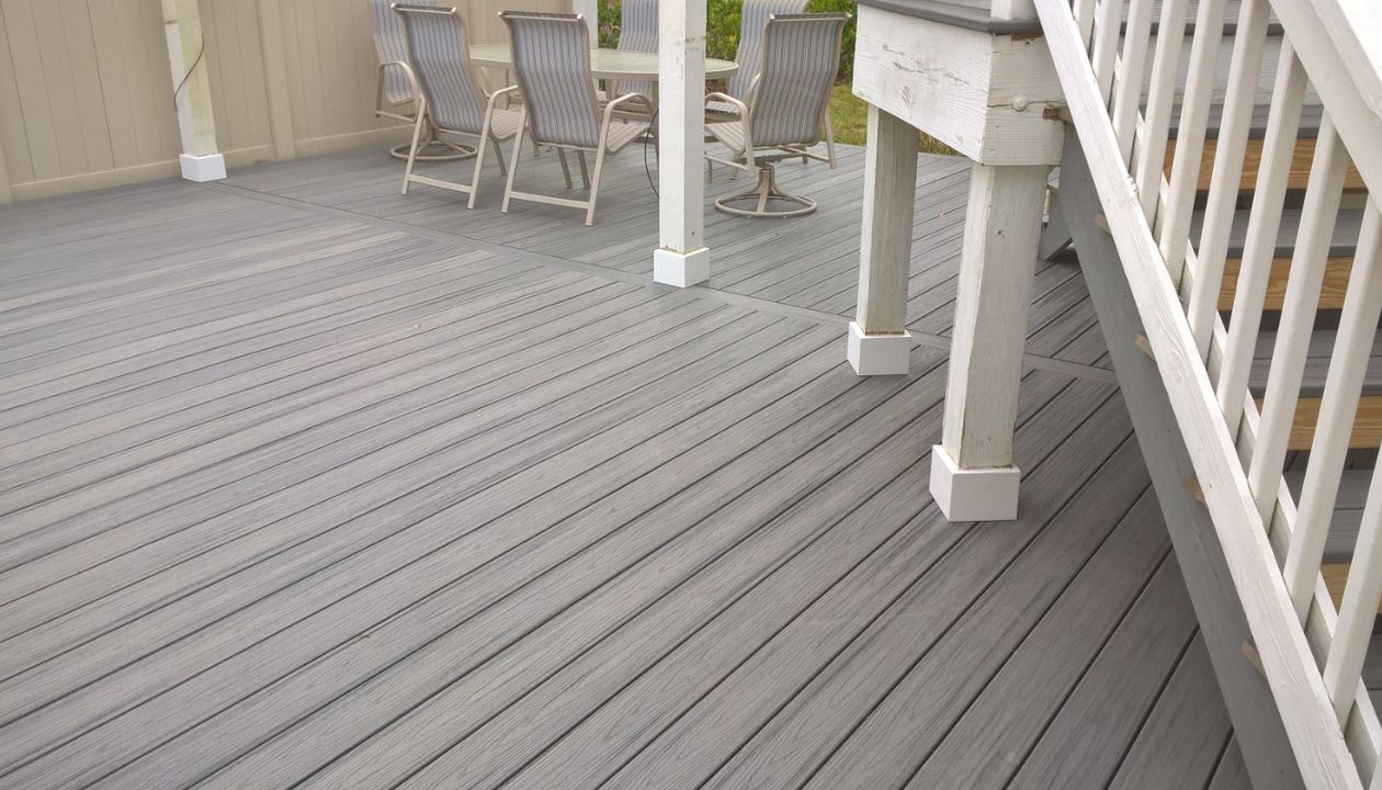 Trex Transcend Island Mist deck