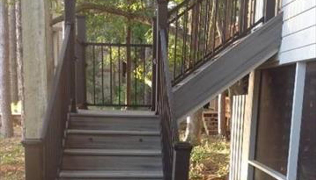Trex Island Mist Decking and Reveal Railing