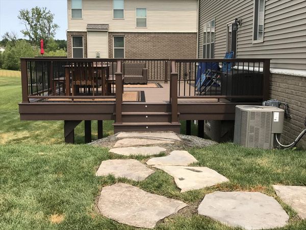 Trex Transcend Vintage Lantern Border/Fascia W/ Trex Transcend Spiced Rum Deck Boards, Trex Transcent Cocktail Style Rail W/ Trex Transcend Black Aluminum Balusters, Oakland, MI