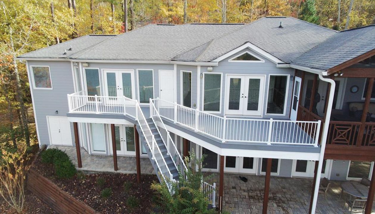 Pebble Grey decking with white Signature rails
