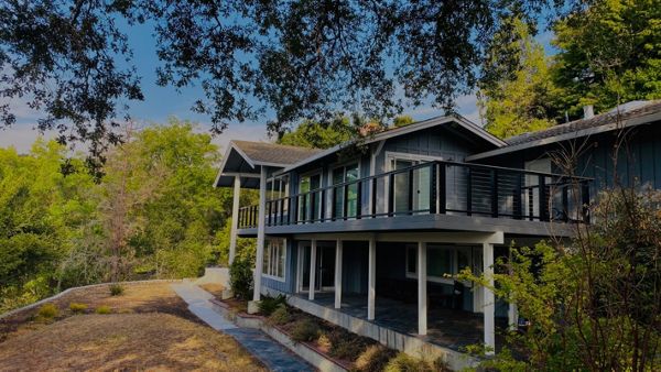 Los Altos, Ca Wide view of Pebble Grey Trex Deck and Stainless Steel Wire Railings Project