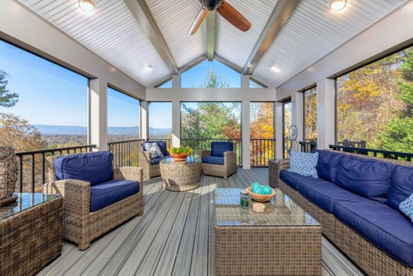 Trex Decking and Signature Railing (Roanoke)