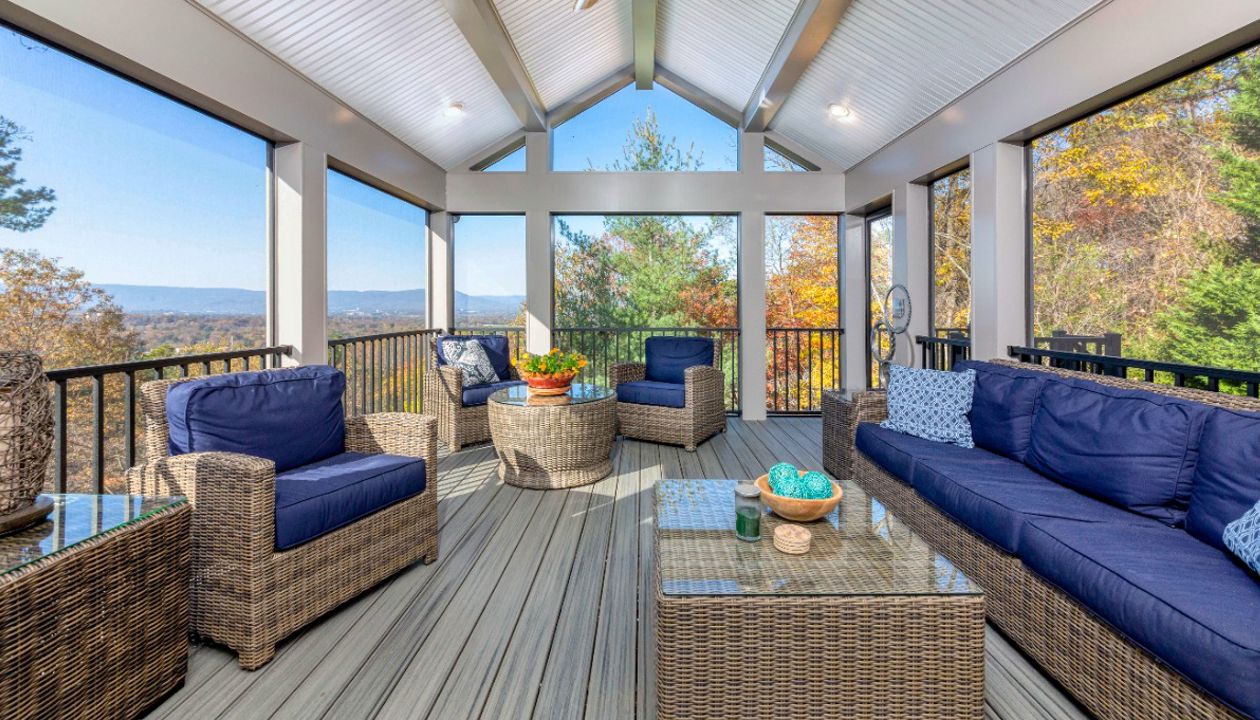 Trex Decking and Signature Railing (Roanoke)