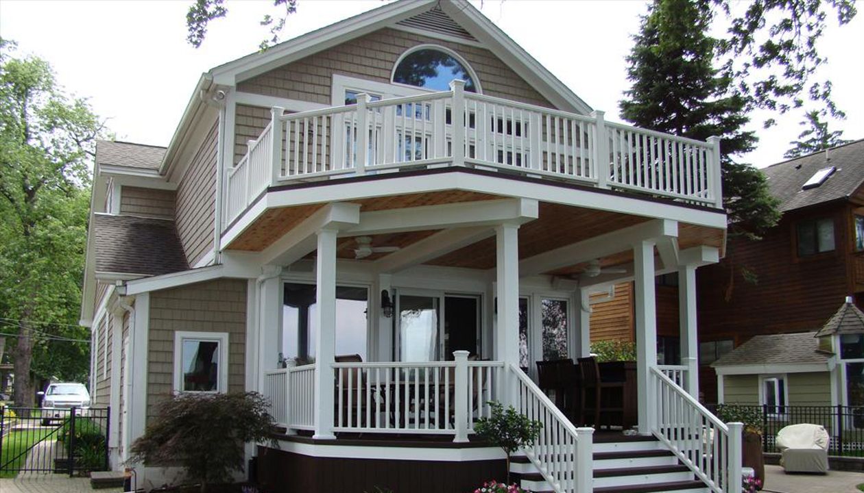 Trex deck in Commerce, Michigan