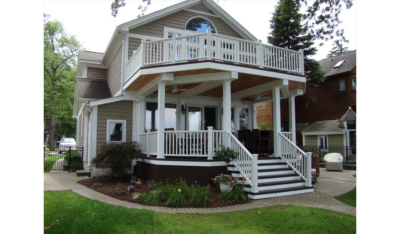 Trex deck in Commerce, Michigan