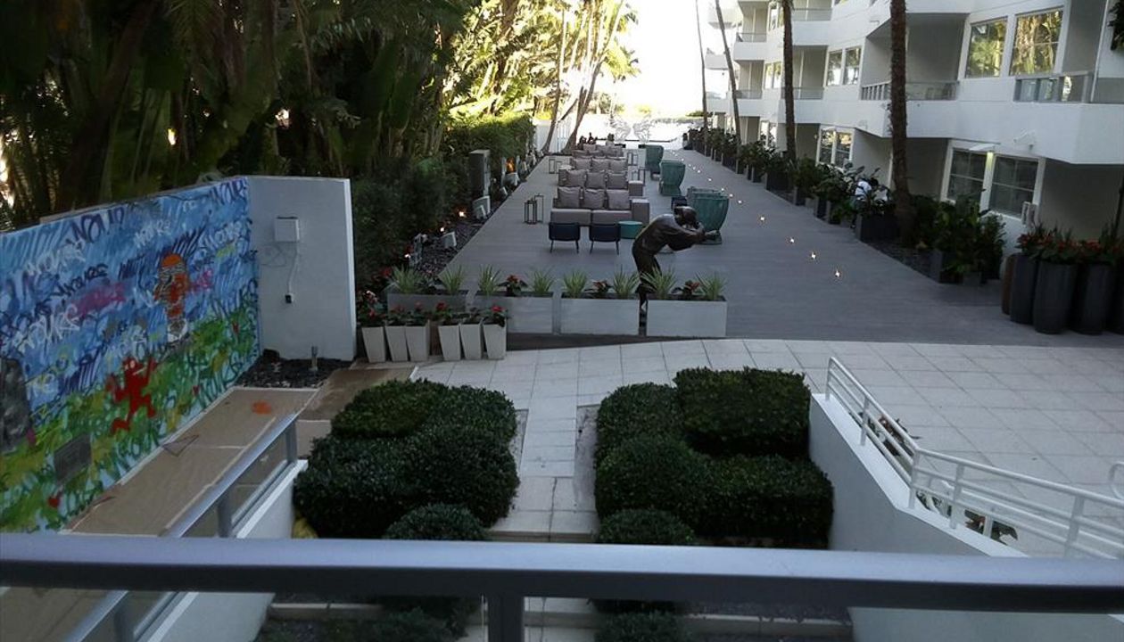 Trex Transcend Tropical Island Mist deck; Miami Beach, FL