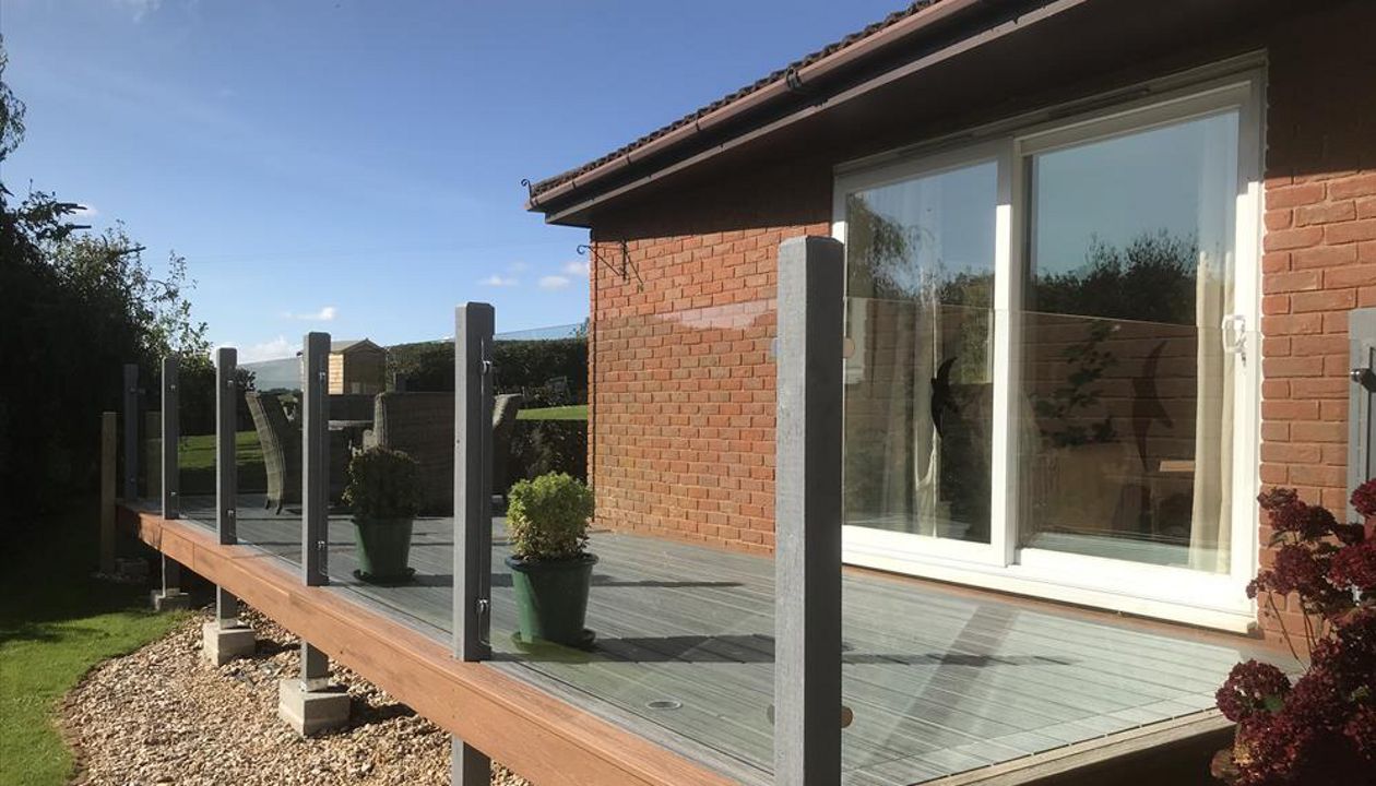 Island mist with Tikki Torch boarder