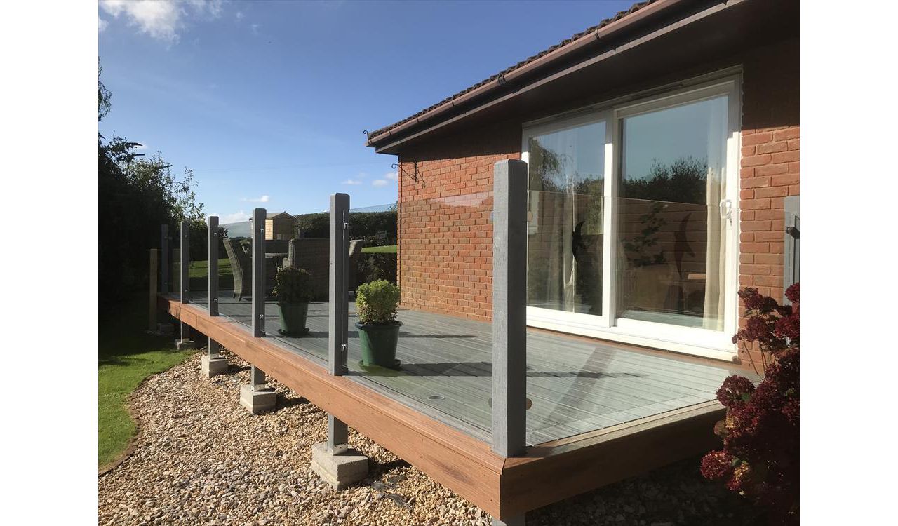 Island mist with Tikki Torch boarder