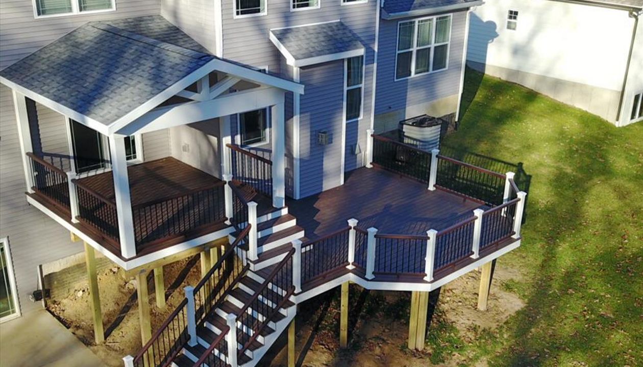 Trex Deck with Lania in Germantown hills IL.