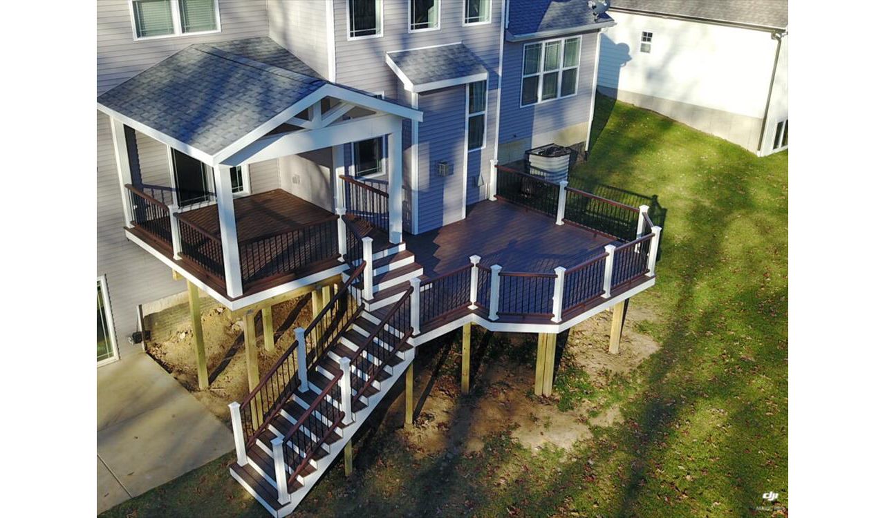 Trex Deck with Lania in Germantown hills IL.