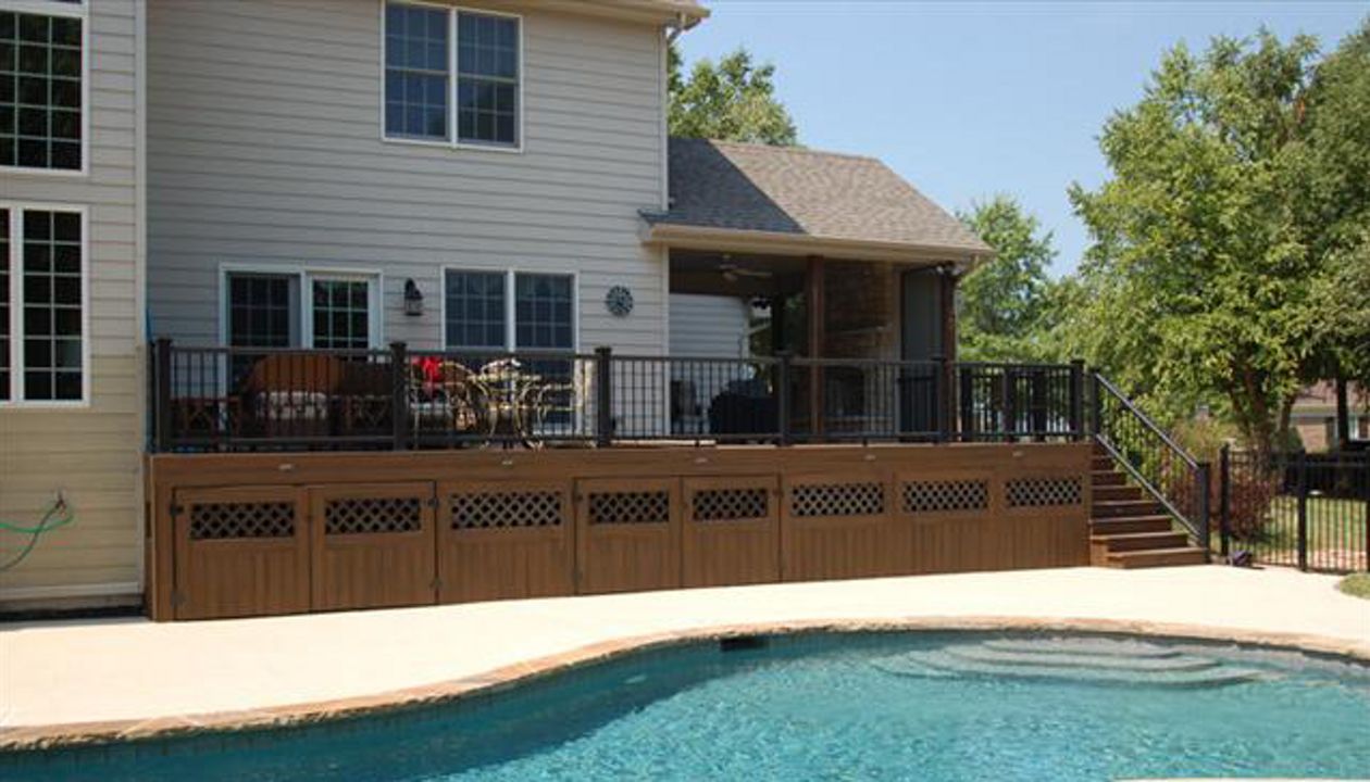 Spiced Rum Decking and Gates with Black Transcends Rail