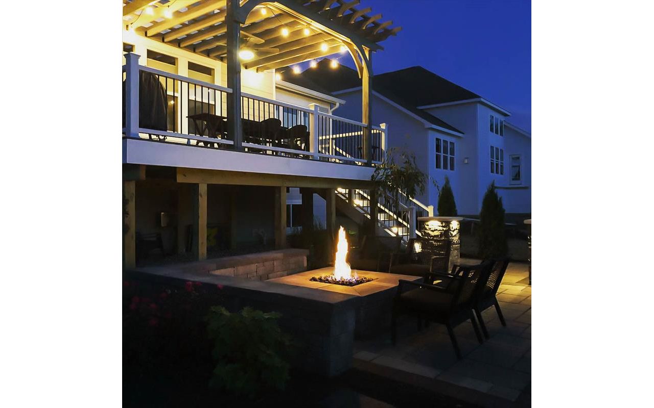 Trex Transcend Island Mist, Trex White Fascia, Trex Transcend Railing - Zionsville, Indiana