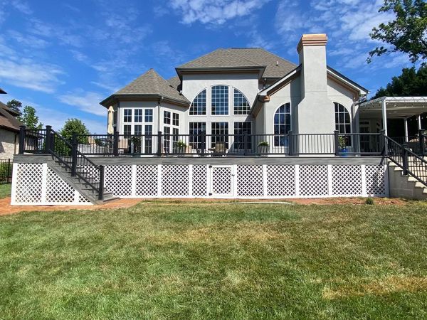 Trex Island Mist with Black Trex Select Railing