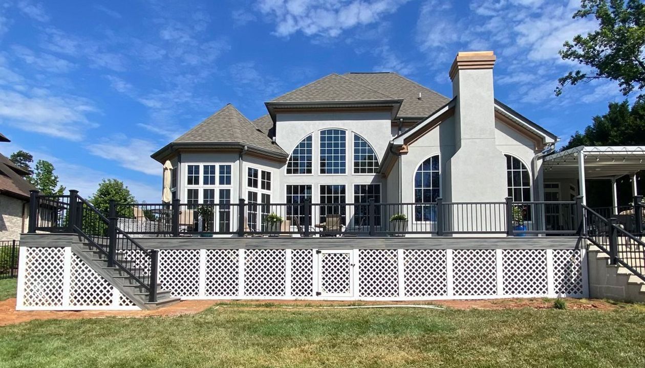 Trex Island Mist with Black Trex Select Railing