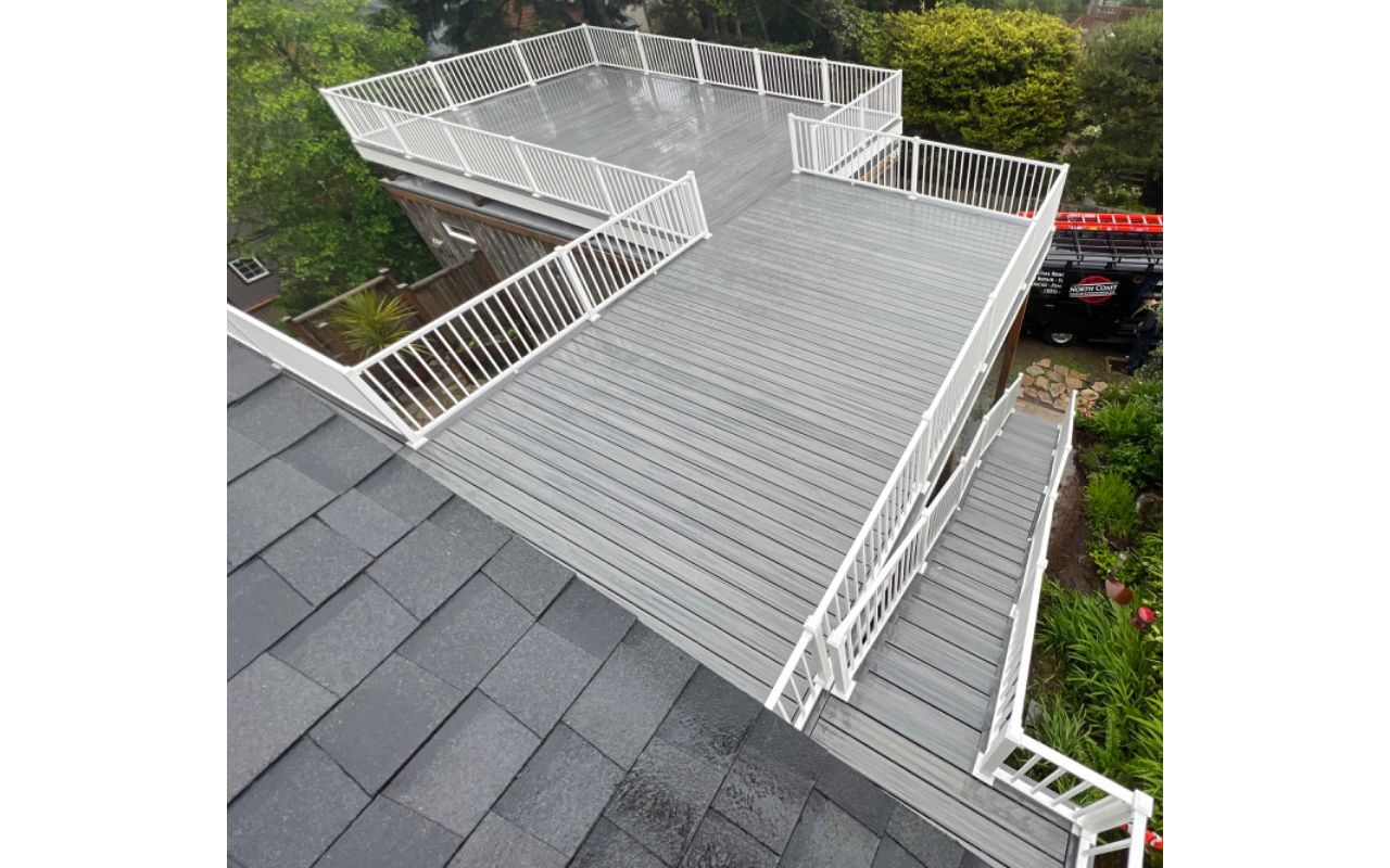 Island Mist decking, Trex white fascia, Signature railing and gates