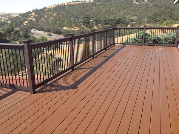 Beautiful Trex deck in Select Saddle
