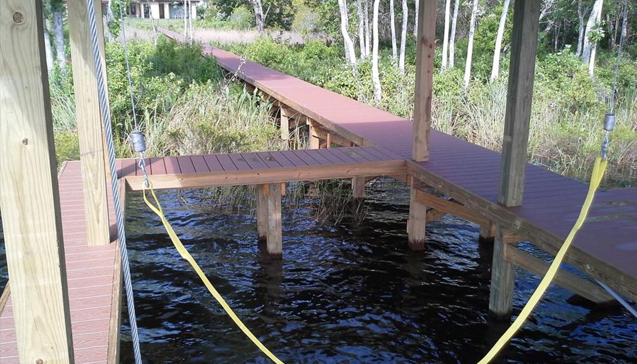 Trex Select Saddle Dock
