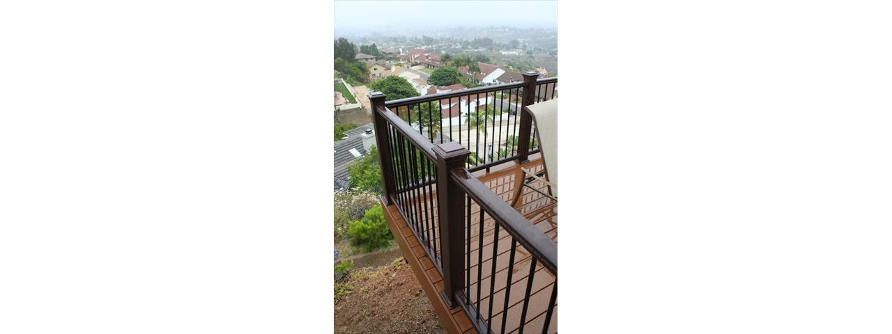 Trex Deck with 2 tone decking and handrails