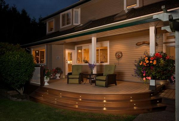 Curved Trex Transcend deck with Trex Lighting;Rope Swing and Vintage Lantern - Surrey BC