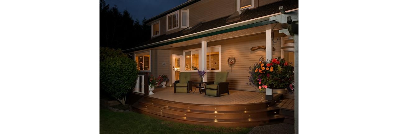 Curved Trex Transcend deck with Trex Lighting;Rope Swing and Vintage Lantern - Surrey BC