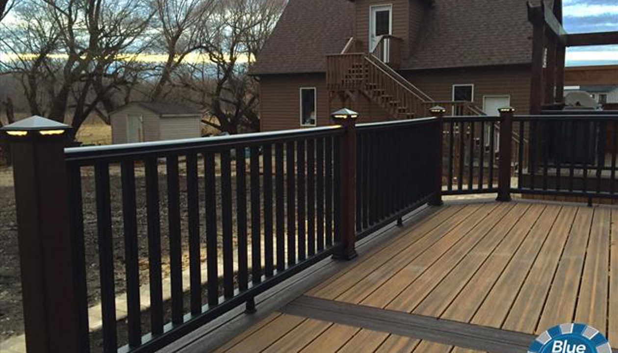 Trex Havana Gold with Trex Railing and Trex Lights Winnipeg