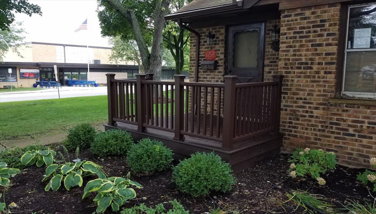 Trex in Vintage Lantern with Transcend decking and railing.  Includes hidden fasteners and Protective tape on joist.  Wauconda IL