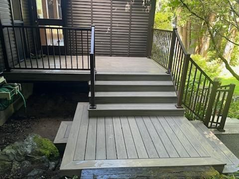 Trex Biscayne with Signature Rail in Bronze in Gig Harbor by Million’s Custom Landscaping