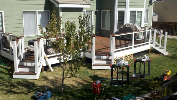 Trex Transcends Spiced Rum, White rails, Fascia, post sleeves, & black balusters