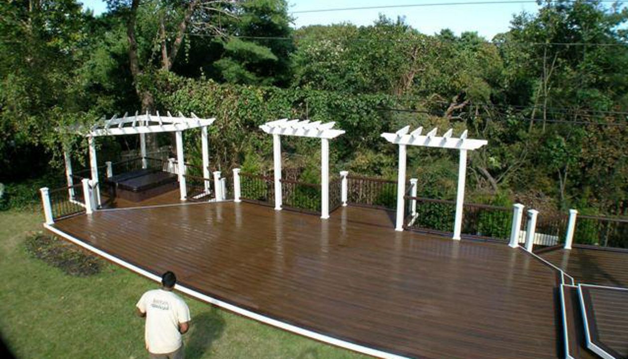 Spiced Rum Island Deck in Smithtown, NY