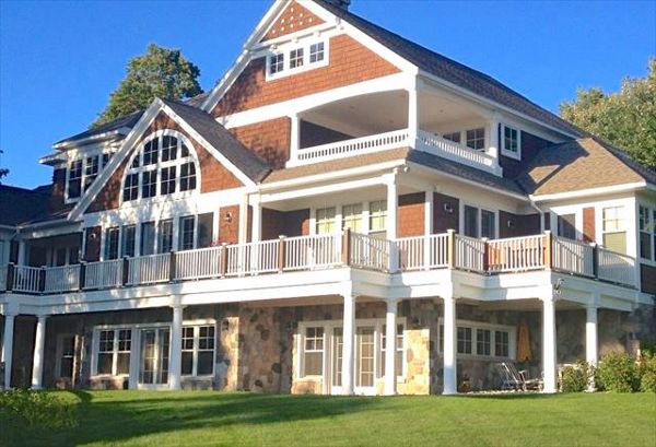 Trex Enhance Decking with Trex Transcend Railing