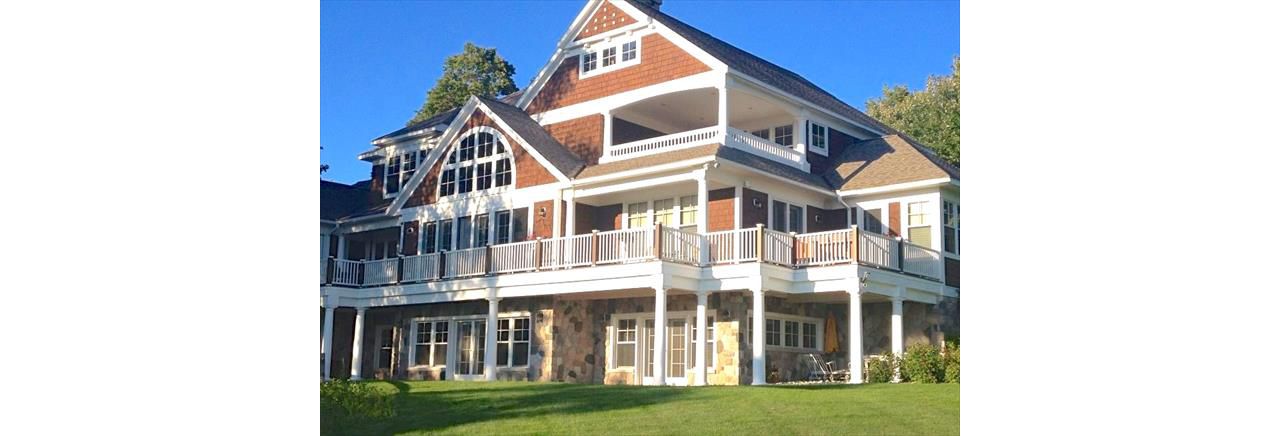 Trex Enhance Decking with Trex Transcend Railing