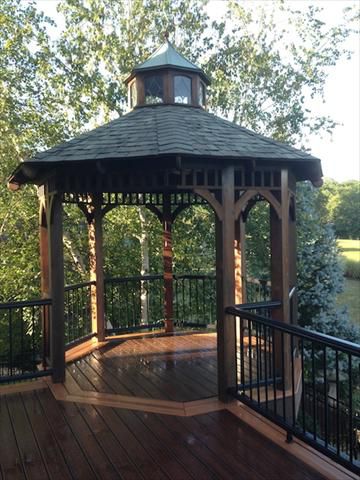 GAZEBO SPICED RUM  ALL BLACK TREX RAILING