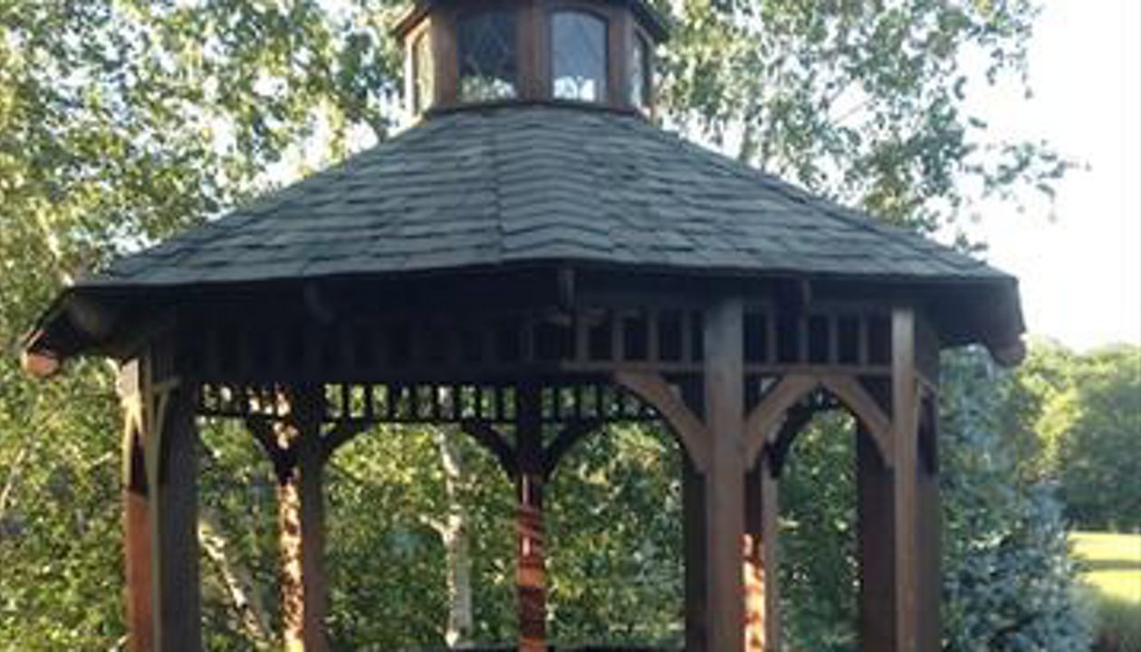 GAZEBO SPICED RUM  ALL BLACK TREX RAILING