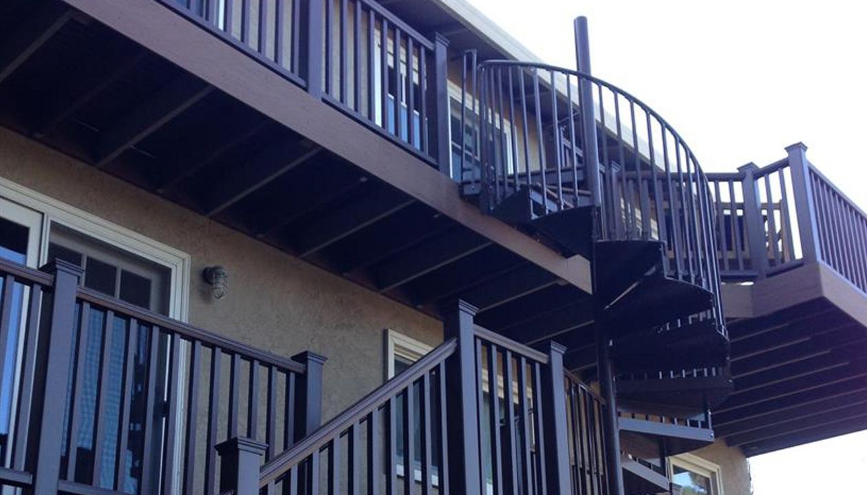 San Carlos, CA - Trex Spiral Staircase