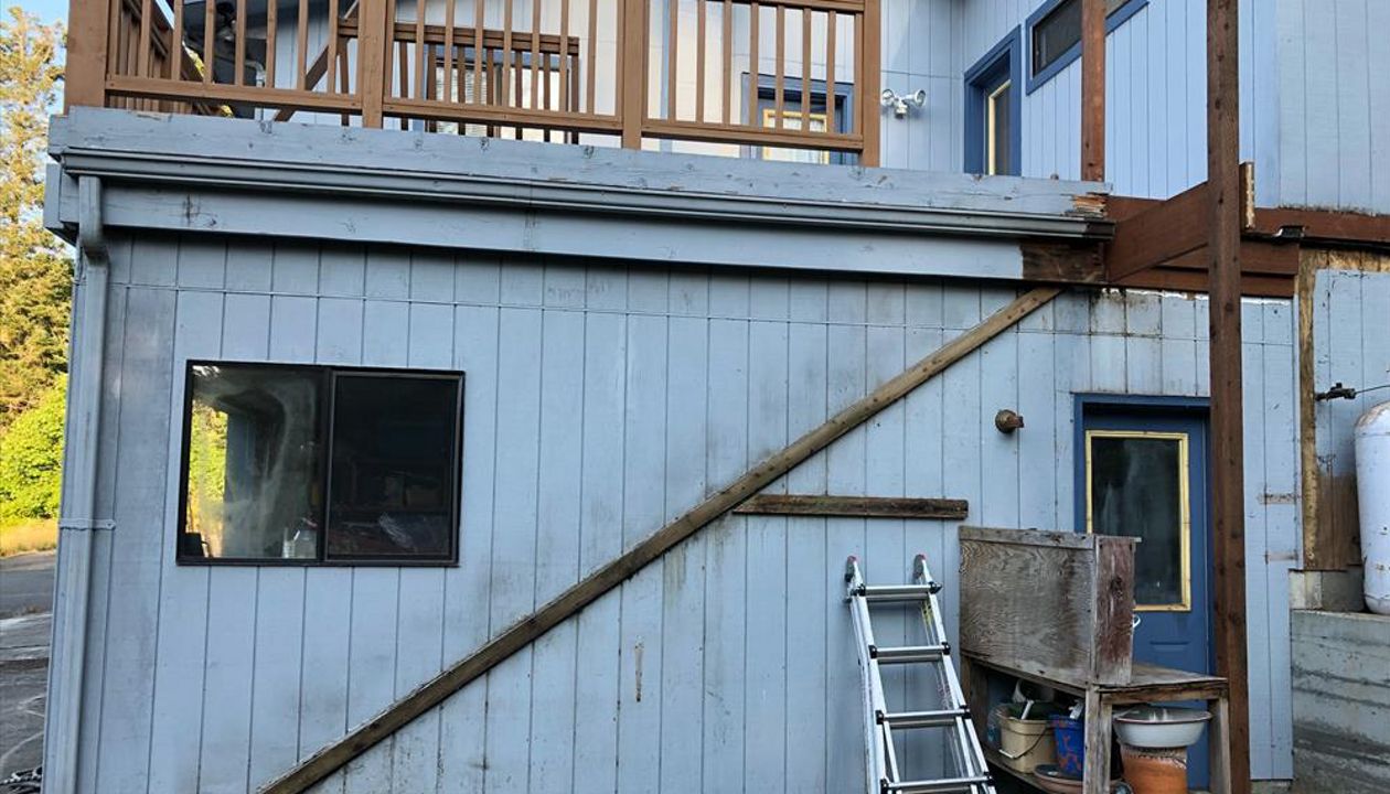 Glenn- Stairs leading to deck