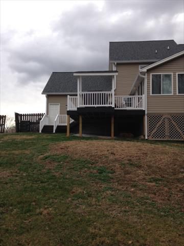 Trex Select deck is great space to entertain