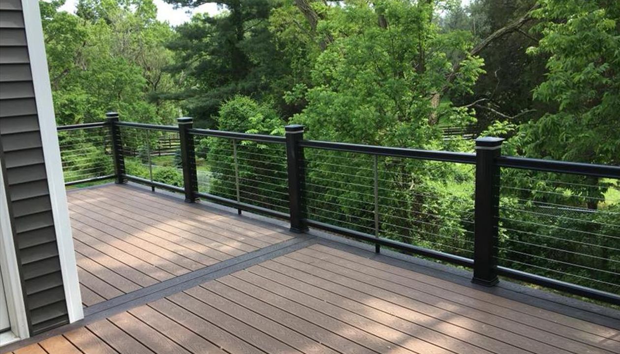 Trex decking with cable railings