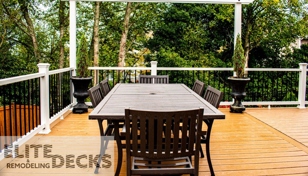 Beach Dune and Trex Select Railing With White Azex Fascia