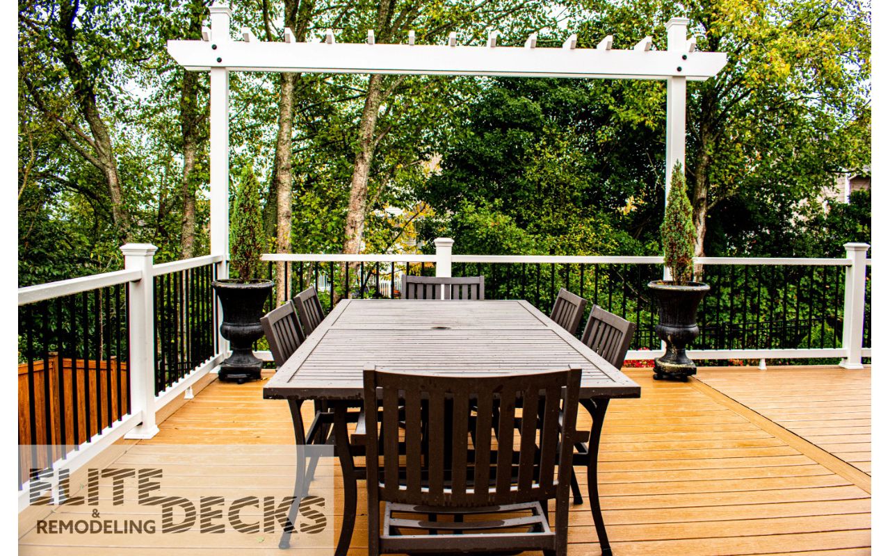 Beach Dune and Trex Select Railing With White Azex Fascia