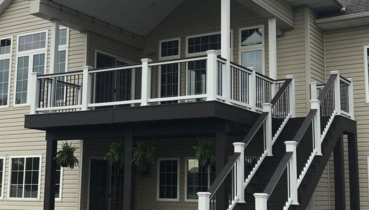 Trex Select Woodland Brown Decking With Large White 6x6 Select Post Sleeve And Trex Select Railings Marion Iowa