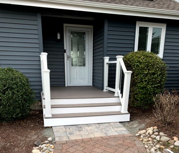 Rocky Harbor landing with Select railing - Brick, NJ